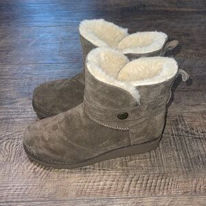 Bearpaw boots